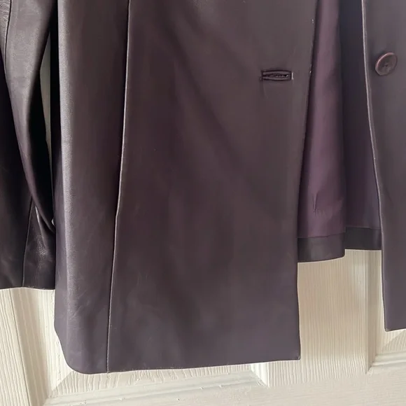 Like new 100% genuine leather Valerie Stevens jacket sz M purple - Picture 4 of 4